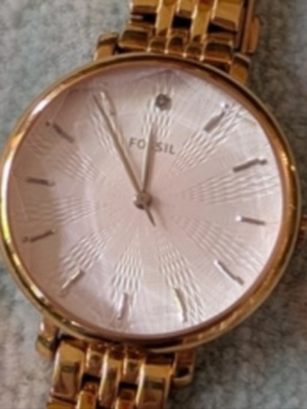 Fossil Rose Gold In Color -Women's Watch with Sunburst Dial For Parts Or Repair - Picture 2 of 3